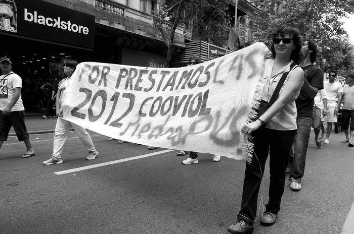 Movilización en apoyo al Plan de Vivienda Sindical del PIT-CNT. · Foto: Victoria Rodríguez