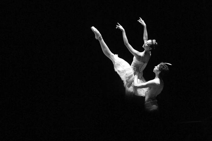 Ballet Nacional del SODRE, anoche, en las canteras del Parque Rodo.  · Foto: Victoria Rodríguez