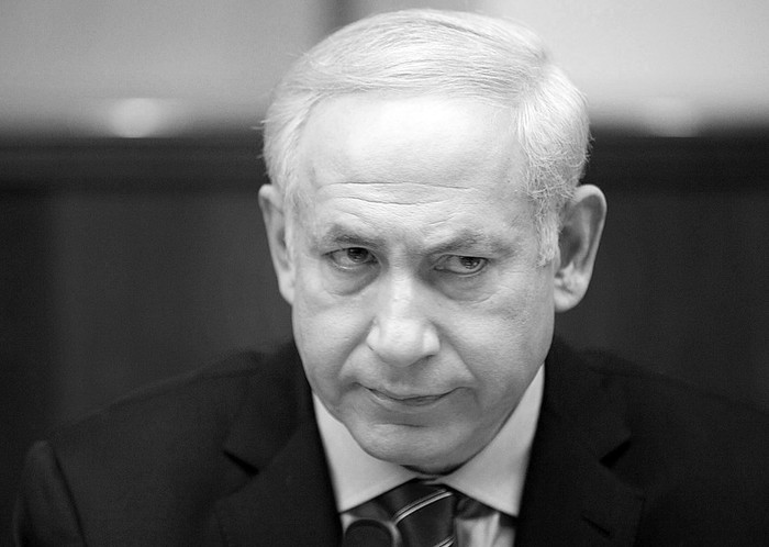 El primer ministro israeli, Benjamin Netanyahu, ayer, durante la reunion que mantiene semanalmente con su gabinete en Jerusalen, Israel.  · Foto: efe, pool