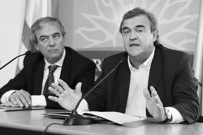 Luis Alberto Heber y Jorge Larrañaga, el 15 de diciembre en la residencia de Suárez, tras reunirse con el presidente José Mujica · Foto: Iván Franco