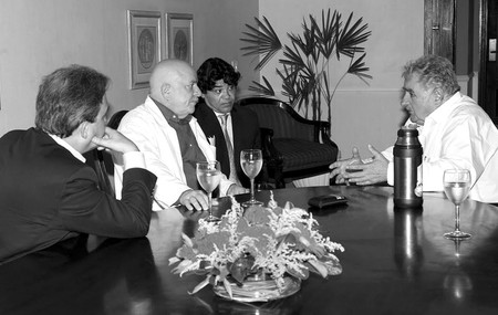 El ex presidente brasileno Luiz Inacio Lula da Silva y el presidente Jose Mujica durante el encuentro que mantuvieron ayer en San Pablo.
· Foto: Efe, Heinrich Aikawa, Instituto Lula El ex presidente brasileno Luiz Inacio Lula da Silva y el presidente Jose Mujica durante el encuentro que mantuvieron ayer en San Pablo.
· Foto: Efe, Heinrich Aikawa, Instituto Lula