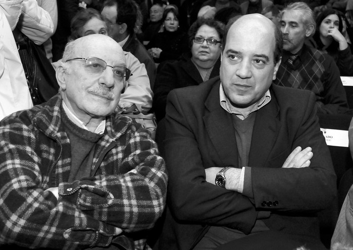 Mario Cordoba y Angel Penaloza durante la asuncion de Jorge Venegas en el Ministerio de Salud Publica.(archivo, julio de 2011) · Foto: Sandro Pereyra