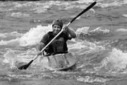 Práctica de kayak en Salto Chico, en el río Uruguay,
a 3 kilómetros de la ciudad de Salto.