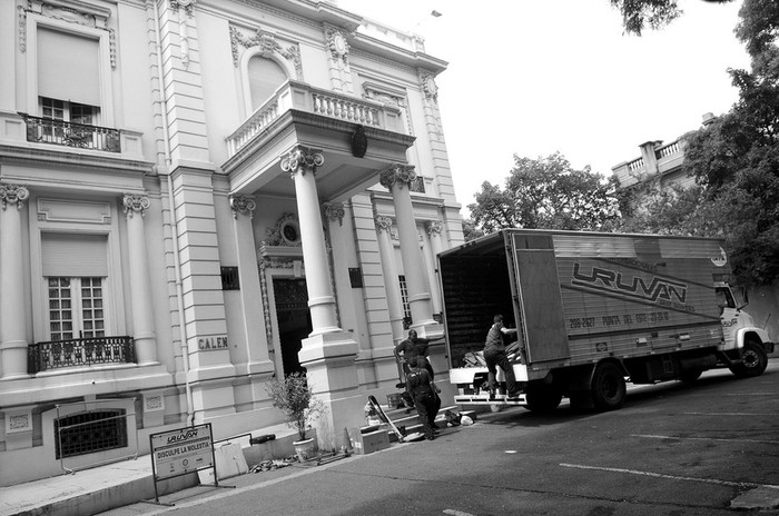 Trabajos de mudanza del Centro de Altos Estudios Nacionales (Calen). · Foto: Nicolás Celaya