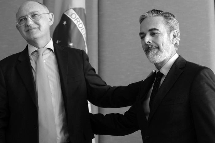 El canciller argentino, Héctor Timerman, y su homólogo brasileño, Antonio Patriota,
durante el encuentro que mantuvieron el martes en el Palacio Itamaraty en Brasilia · Foto: EFE, Fernando Bizerra Jr