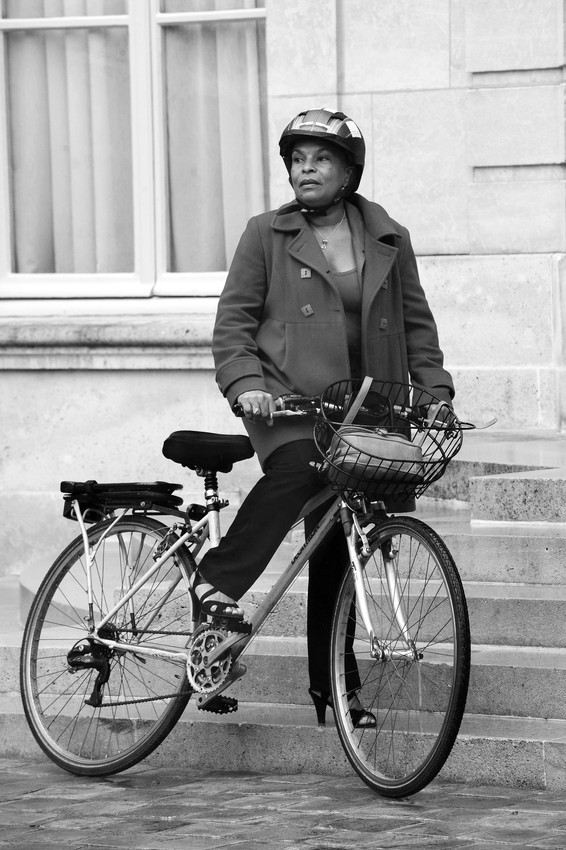 Christiane Taubira, ministra de Justicia francesa, en una fotografía del 10 de junio de
2012, a la salida de la primera reunión del Consejo de Ministros tras la primera vuelta de
las elecciones parlamentarias.  · Foto: Afp, Mehdi Fedouach