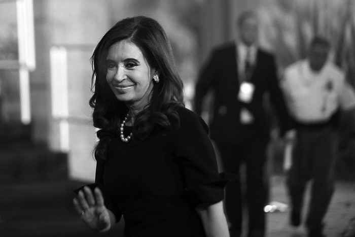 La presidenta de Argentina, Cristina Fernández de Kirchner, llega para participar en la Conferencia de la ONU sobre Desarrollo
Sostenible Río+20 en el centro de convenciones Riocentro de la ciudad de Río de Janeiro, Brasil. · Foto: Efe, Antonio Lacerda