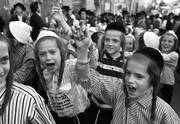 Niños judíos ultraortodoxos se manifiestan en Jerusalén contra la modificación de la ley que exime del servicio militar obligatorio
a los judíos ultraortodoxos y a la minoría árabe. 