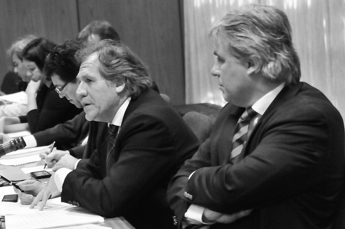 El canciller Luis Almagro y Fernando Bustillo, en la comisión de Asuntos Internacionales de la Cámara de Diputados. (archivo, marzo de 2012) · Foto: Javier Calvelo