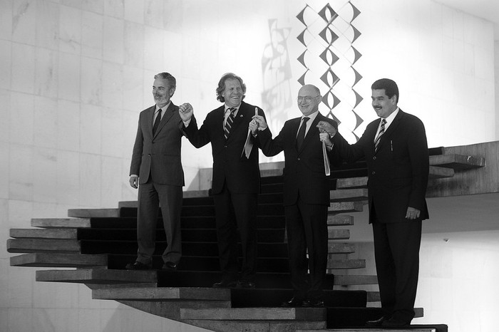 De izquierda a derecha, los ministros de Relaciones Exteriores Antonio Patriota, de Brasil; Luis Almagro, de Uruguay; Héctor Timerman, de Argentina, y Nicolás Maduro, de Venezuela,
durante una reunión “informal” ayer en Brasilia, Brasil. · Foto: EFE, Fernando Bizerra Jr