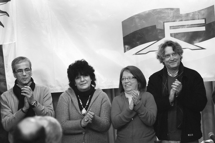 Juan Castillo, Ivonne Passada, Mónica Xavier y Rafael Michelini ayer en el Club Español. · Foto: Nicolás Celaya