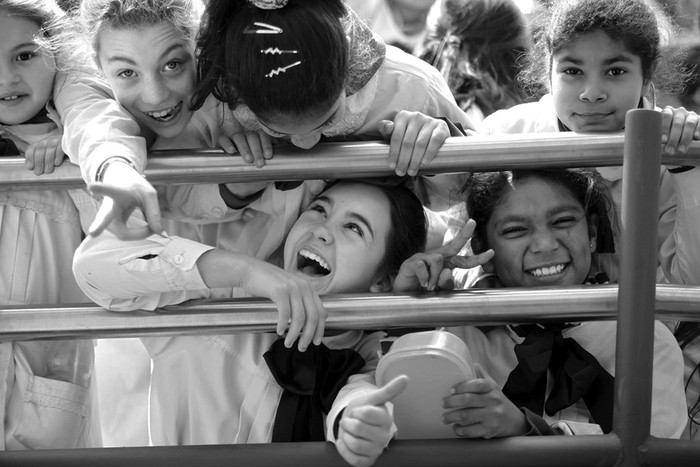 Alumnos de la escuela Brasil, ayer, en el acto por la finalización de la primera etapa de las obras de refacción realizadas por el MTOP · Foto: Pedro Rincón