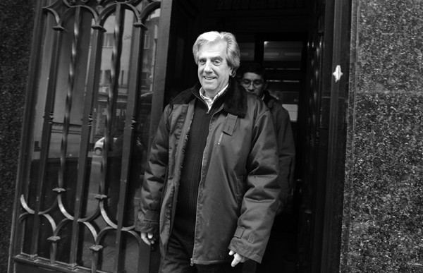 Tabaré Vázquez, a la salida del Plenario Nacional del Frente Amplio.  (archivo, agosto de 2012 · Foto: Nicolás Celaya