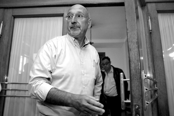 Gustavo Malfatto, tras la reunión que mantuvieron dirigentes de las SAQ con las autoridades del Ministerio de Salud Pública. (archivo, noviembre de 2010) · Foto: Javier Calvelo