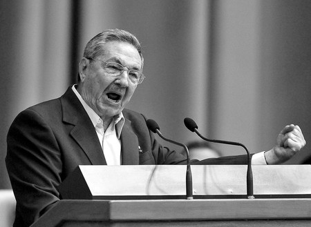 El presidente de Cuba, Raúl Castro, el sábado, durante la última sesión del año de la Asamblea Nacional de Cuba · Foto: Efe, Alejandro Ernesto El presidente de Cuba, Raúl Castro, el sábado, durante la última sesión del año de la Asamblea Nacional de Cuba · Foto: Efe, Alejandro Ernesto