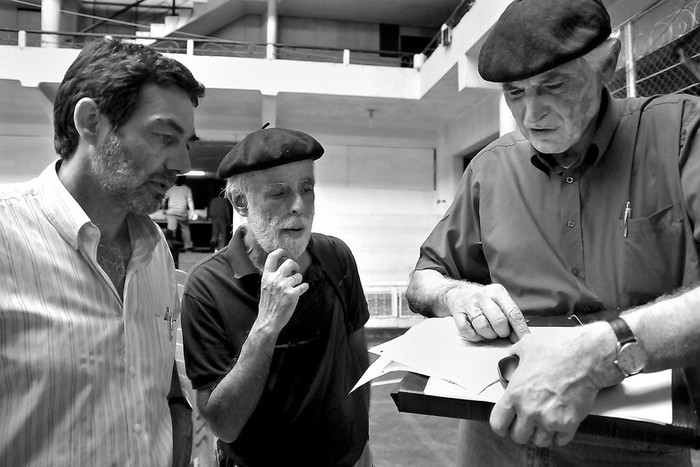 Néstor Delgado, Evaristo Coedo y Ernesto Agazzi, ayer, al finalizar el congreso del Movimiento de Participación Popular, en el Platense Patín Club. · Foto: Javier Calvelo