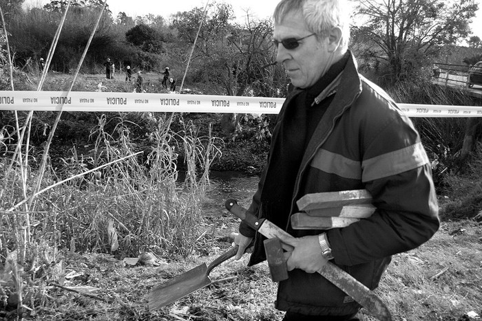 José López Mazz, cuando se buscaron restos en un sitio próximo a la cárcel de La Tablada.
(archivo, julio de 2007) · Foto: Javier Calvelo