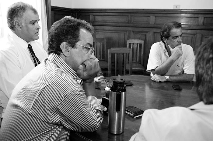 Gustavo Penadés, José Carlos Cardoso y Francisco Gallinal, ayer, durante la sesión del directorio del Partido Nacional. · Foto: Victoria Rodríguez