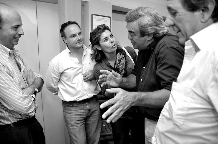 Javier García, Álvaro Lorenzo, Adriana Peña, Jorge Larrañaga y Sergio Abreu, durante la reunión de Alianza Nacional,
el jueves. · Foto: Javier Calvelo