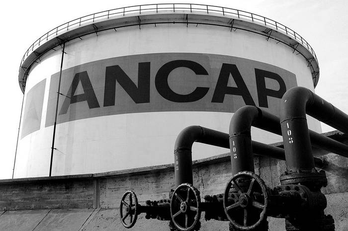 Refinería ANCAP en La Teja. · Foto: Ricardo Antúnez
