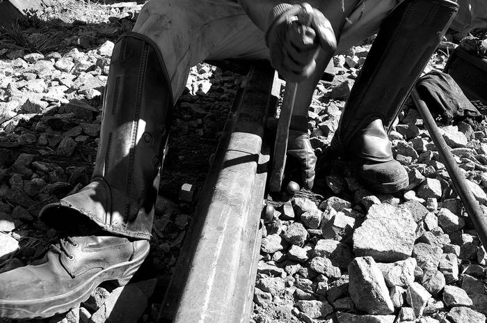Obras en el tramo Tacuarembó-Rivera de las vías férreas a cargo de la Corporación Ferroviaria del Uruguay. (archivo, enero de 2010) · Foto: Sandro Pereyra