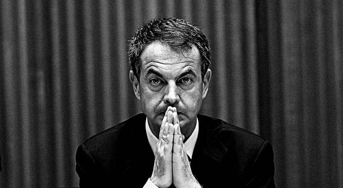 El presidente del Gobierno español, José Luis Rodríguez Zapatero, ayer, en el Congreso de los Diputados.  · Foto: Efe, Juanjo Martín