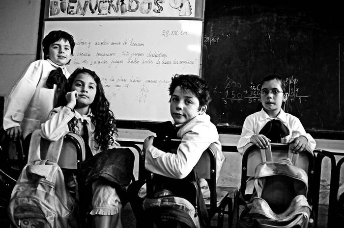 Alumnos de la escuela pública número 3, Francia. (archivo, agosto de 2009) · Foto: Ricardo Antúnez