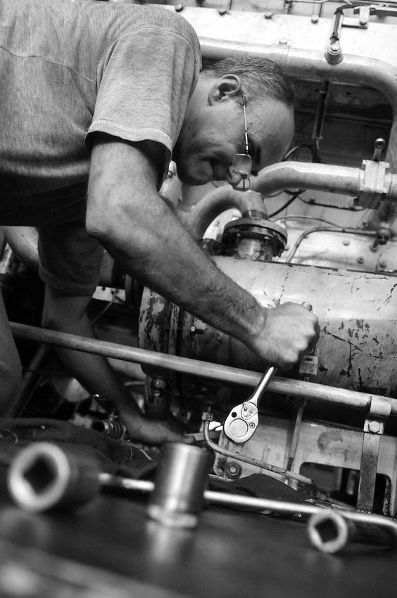 Trabajos de reparación en los talleres de AFE en Peñarol. (archivo, enero de 2010) · Foto: Pablo Nogueira