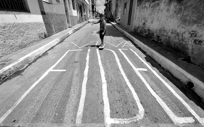 Calle de Santa Clara, donde hoy se va a celebrar el acto central por el Día de la Rebeldía Nacional, en Cuba. · Foto: Efe, Alejandro Ernesto
