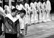 Los presidentes de Venezuela y Colombia, Hugo Chávez y Juan Manuel Santos, ayer, en la Quinta de San Pedro Alejandrino,
lugar donde murió Simón Bolívar en Santa Marta, Colombia. 