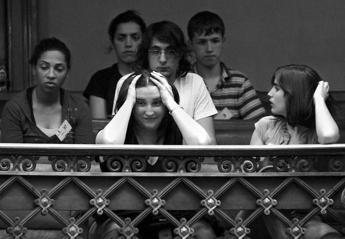Macarena Gelman, en la barra de la Cámara de Diputados, mientras se trataba el proyecto para dejar sin efecto la Ley de Caducidad. · Foto: Nicolás Celaya
