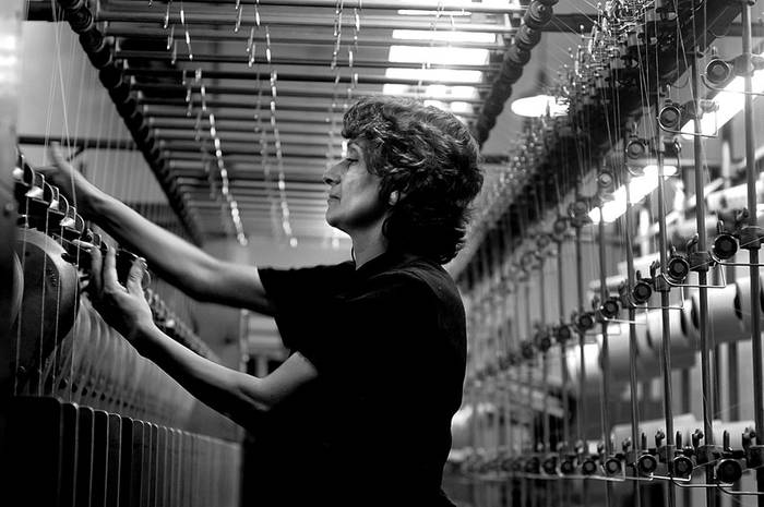 Una trabajadora en la textil Fibratex. (archivo, marzo de 2008) · Foto: Ricardo Antúnez