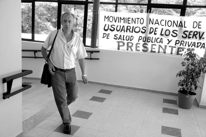 Yamandú Bermúdez en el Hospital de Ojos José Martí. (archivo, enero de 2008) · Foto: Javier Calvelo