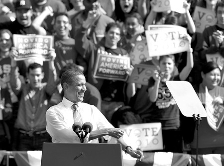 El presidente de Estados Unidos, Barack Obama, se prepara para hablar, en un acto de apoyo a la candidatura al Senado de Barbara
Boxer en la Universidad de Southern California en Los Angeles, el viernes. foto: efe, alex gallardo · Foto: Efe, Alex Gallardo El presidente de Estados Unidos, Barack Obama, se prepara para hablar, en un acto de apoyo a la candidatura al Senado de Barbara
Boxer en la Universidad de Southern California en Los Angeles, el viernes. foto: efe, alex gallardo · Foto: Efe, Alex Gallardo