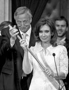 Néstor Kirchner y Cristina Fernández, durante el acto de traspaso de mando presidencial
en el Congreso argentino. (archivo, diciembre de 2007)