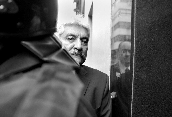 El general Miguel Dalmao, el jueves, cuando concurrió al juzgado de la calle Misiones.  · Foto: Javier Calvelo