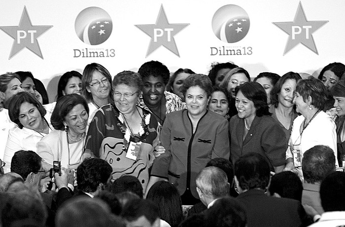 Dilma Rousseﬀ, el viernes, cuando participó en la apertura de la reunión de la Dirección Nacional del Partido de los Trabajadores, en Brasilia. · Foto: Abr, Antonio Cruz