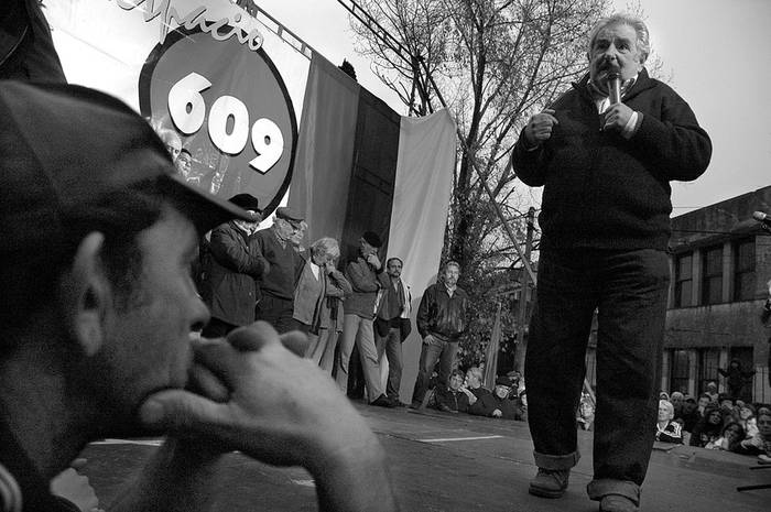 Discurso de José Mujica en el acto de cierre de campaña del Espacio 609 hacia las elecciones internas (archivo, junio de 2009) · Foto: Sandro Pereyra