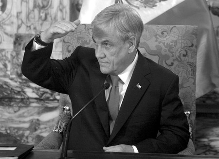 Sebastián Piñera, durante una reunión con el presidente peruano Alan García, en el Palacio de Gobierno en Lima. (archivo, noviembre de 2010)
· Foto: Efe, Paco Chuquiure Sebastián Piñera, durante una reunión con el presidente peruano Alan García, en el Palacio de Gobierno en Lima. (archivo, noviembre de 2010)
· Foto: Efe, Paco Chuquiure