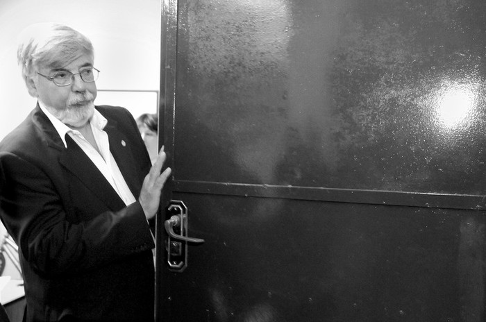 El ministro del Interior, Eduardo Bonomi, ayer, durante el seminario “Políticas para el abordaje de la infracción adolescente”, en la sede del PIT-CNT. · Foto: Victoria Rodríguez