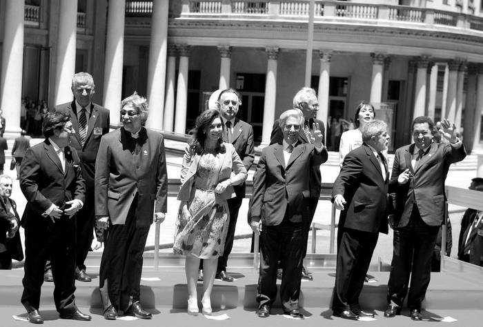 Los presidentes del Mercosur durante la foto oficial realizada en la última cumbre del bloque en Montevideo. (archivo, diciembre de 2009) · Foto: Nicolás Celaya