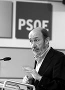 Alfredo Pérez Rubalcaba, durante su intervención en el Comité Federal del Partido
Socialista Obrero Español, celebrado ayer en su sede de Madrid.  foto: efe, inma mesan