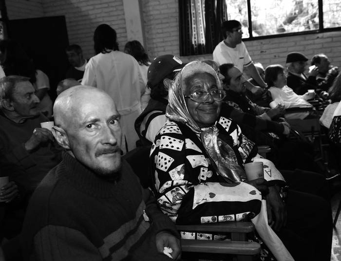 Festejo del Día del Abuelo, ayer, en el hospital Piñeyro del Campo · Foto: Nicolás Celaya