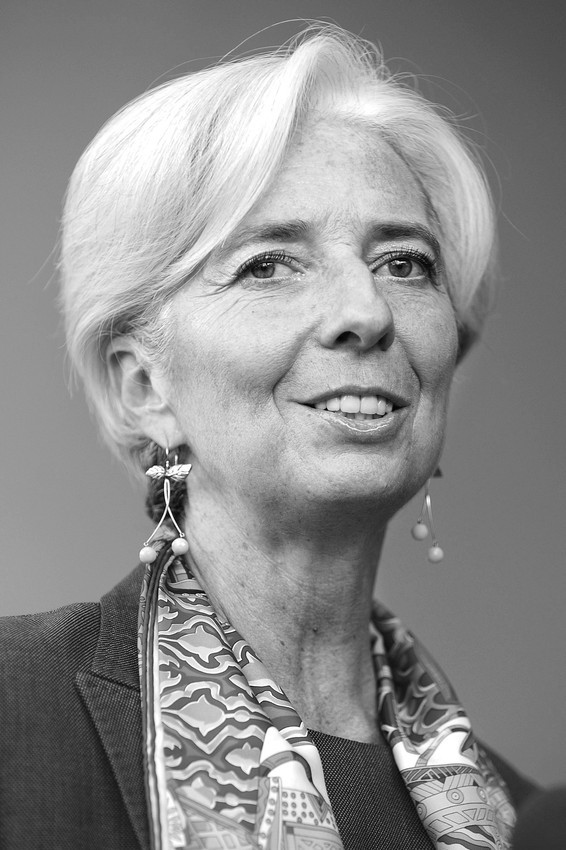 Christine Lagarde, en el exterior de la sede del Fondo Monetario Internacional, en
Washington.  (archivo, junio de 2011) · Foto: Efe, Michael Reynolds