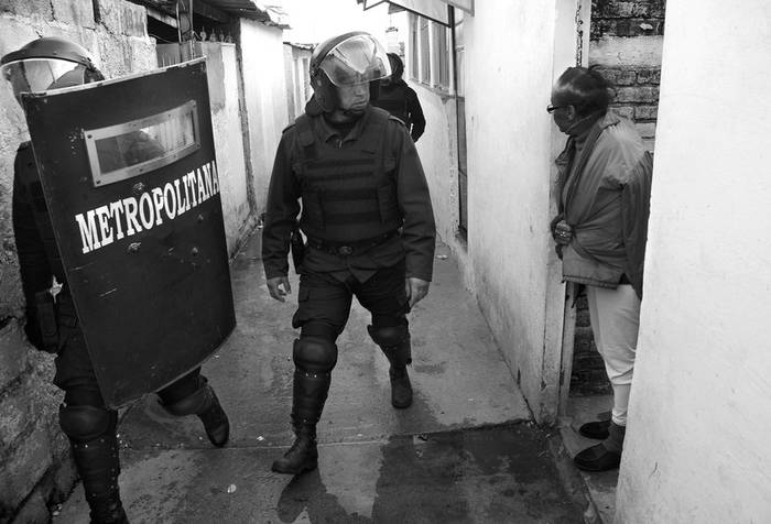 Operativo policial, en Cerro Norte, ayer en la mañana. · Foto: Pablo Nogueira