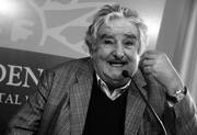 El presidente José Mujica durante la conferencia de prensa que brindó ayer, tras la reunión del gabinete social en la residencia de Suárez y Reyes.