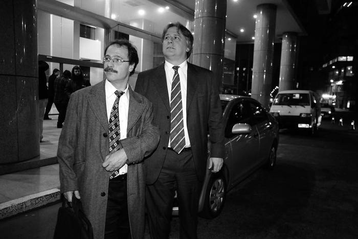 Andrés Masoller y Fernando Lorenzo, tras la conferencia de prensa en la Torre Ejecutiva. · Foto: Victoria Rodríguez