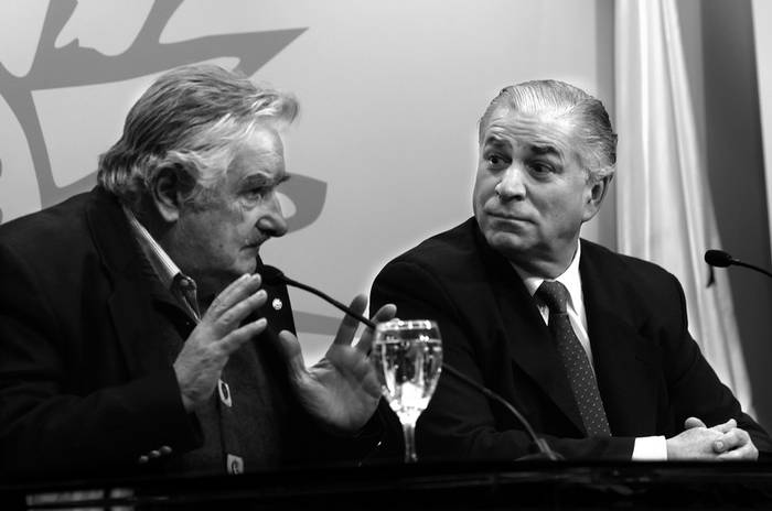 El presidente Jose Mujica y el nuevo ministro de Salud Publica, Jorge Venegas, ayer, en el acto de presentacion del jerarca.
 · Foto: Andrés Cuenca