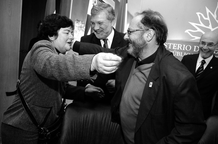 Ana Vignoli, Roberto Kreimerman, Daniel Olesker y Alberto Breccia, ayer, durante el acto de asunción de Olesker en el Ministerio de Desarrollo Social.  · Foto: Fernando Morán