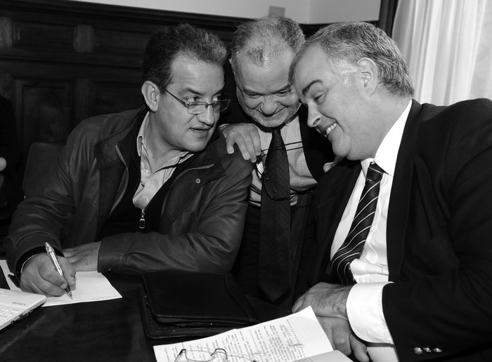 Jose Carlos Cardoso, Jaime Trobo y Gustavo Penades, ayer, durante la reunion del Directorio del Partido Nacional. · Foto: Nicolás Celaya